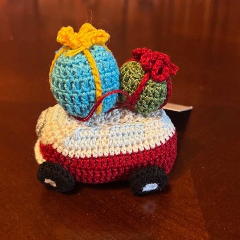 Melange Collection Handmade Crochet Car With Gifts Christmas‎ Ornament peru